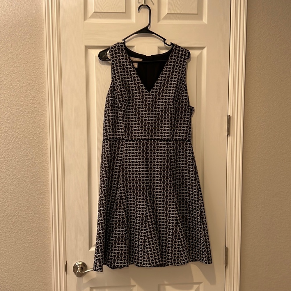 Banana Republic Sleeveless V Neck Textured Dress Size 14